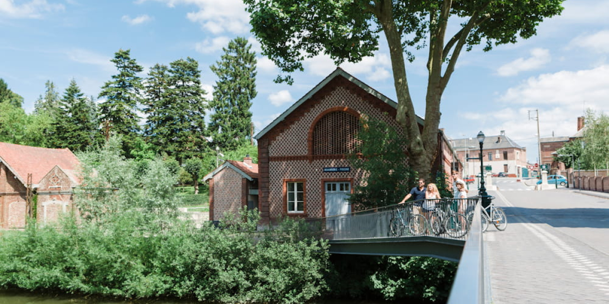 Vers le jardin de la presqu'île