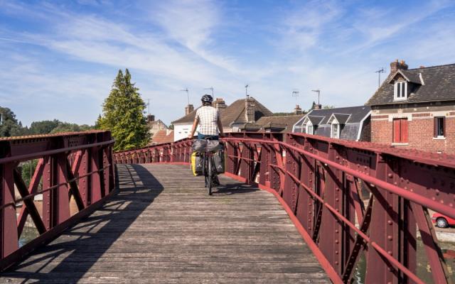 Pont l'Evêque ©Un monde à vélo