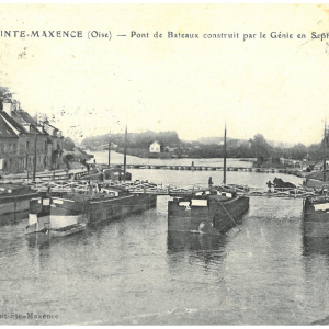 Pont de bateaux construit par le Génie en Septembre 1914