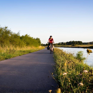 Canal latéral à l'Oise ©Un monde à vélo