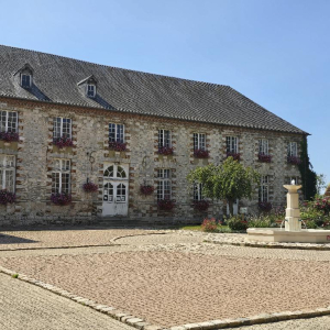 L’abbé ne fait pas le moine…