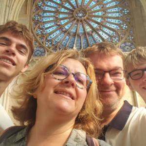 L’abbé ne fait pas le moine…