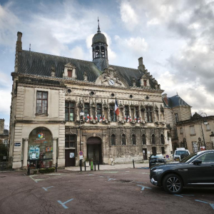 Noyon, complètement sonnée !